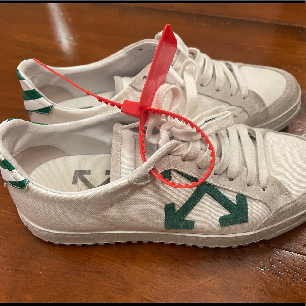 Off white sneakers size 37